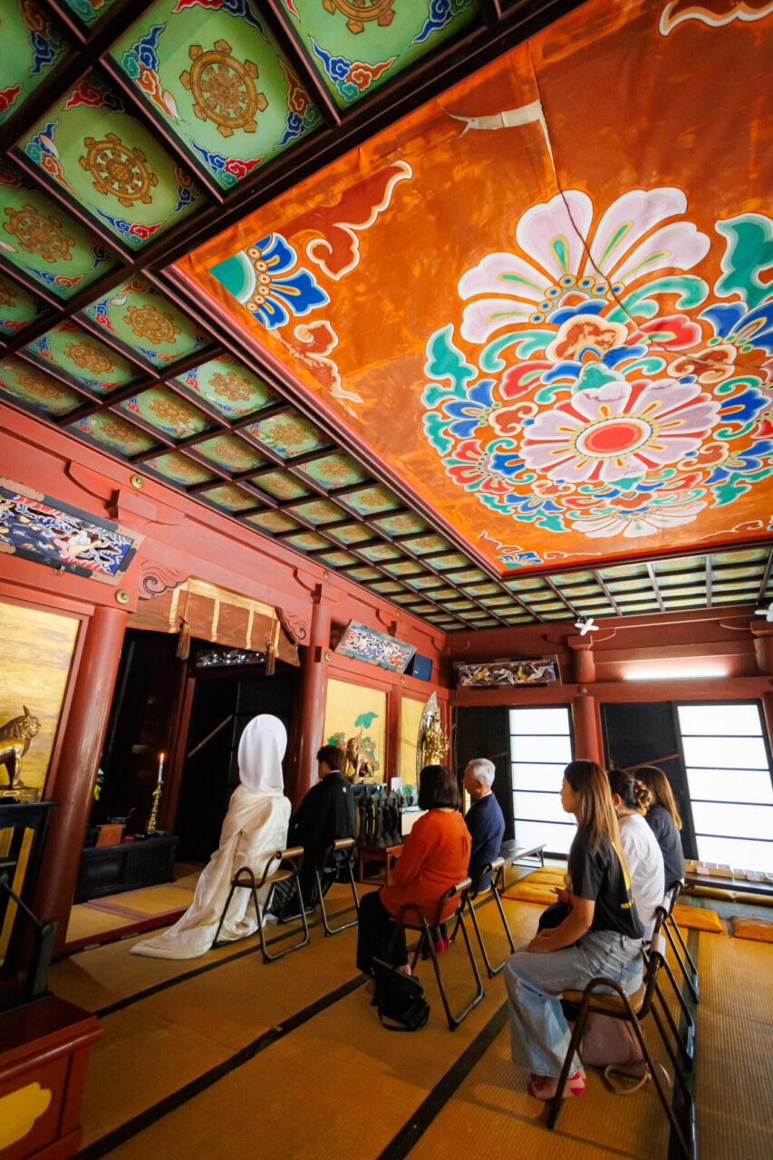 中禅寺での護摩祈祷の様子