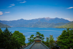 中禅寺五大堂から眺める中禅寺湖