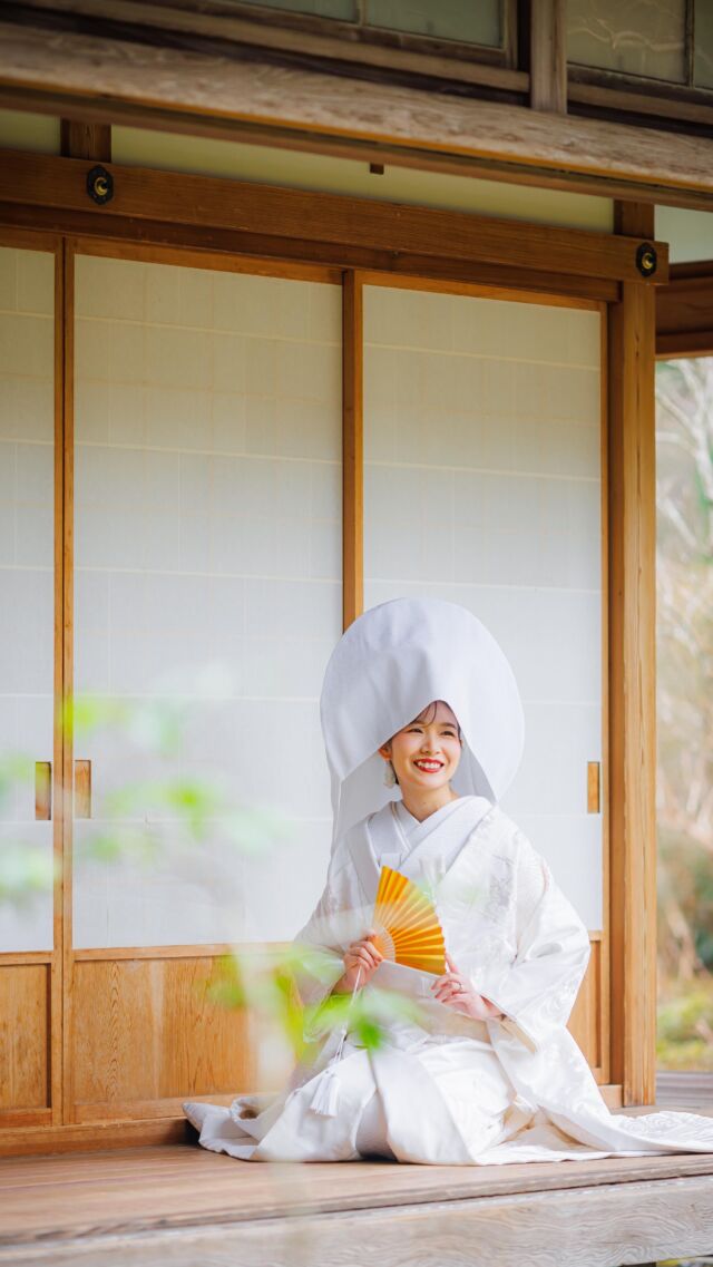 季節は春から夏、緑多い季節が始まる！thanks
👘 @kaoru198.kimono
👘 @kitsuke_53_yui📸💄 @fruitsphoto.wedding《夏の撮影受付中》
5/1〜8/31の和装撮影は奥日光へ！4/30までにお申込いただいたお客さまにはもれなく以下の中から2つお好きなものをプレゼント🎁・受付展示用フォトブック
・手書きできるチェキ風フォトカード
・これから流行る？アクリルスタンド
・撮影にも展示にも使えるお二人のお名前習字
・できれば作りたいウェルカムボード✤販売価格✤
¥198,000(税込)
※撮影地の入場料・撮影利用料など別途ご負担頂きます
※衣裳持込無料
※土日祝追加料金無料✤含まれるもの✤
・編集済みデータ100カット以上
・花嫁美容
・衣裳レンタル1着(白無垢・色打掛・引振袖 / 羽織袴)
・着付師手配
・造花ヘッドパーツ
・栃木県内のスタッフ交通費
・撮影小物✤オプション✤
衣裳1着追加¥33,000
撮影延長1H¥16,500※衣裳追加の場合サービス造花ブーケレンタル¥3,300
綿帽子レンタル¥3,300
ヘアチェンジ¥5,500
新郎ヘアセット・フェイスメイク各¥3,300
※ヘア&フェイスセットで¥5,500直近の撮影もぜひ一度ご相談ください✤ーーーーーーーーーーーーーーーーーーーーーーーーー✤
僕たちは日光を中心に和装写真を撮影している夫婦です。
僕たち夫婦と一緒に素敵な撮影体験をしてみませんか？お問い合わせ・お申込は @fruitsphoto.wedding
プロフィールから公式LINEが便利です
ご成約前のオンライン相談だけも随時受付中FruitsPhotoはあなたとのご縁を楽しみにしております。
✤ーーーーーーーーーーーーーーーーーーーーーーーーー✤
#本当に美しい和装写真 📸𝑭𝒓𝒖𝒊𝒕𝒔 𝑷𝒉𝒐𝒕𝒐#和装前撮り
#2025春婚
#2025夏婚
#2025秋婚
#2025冬婚
#結婚写真
#日光和装前撮り
#日光
#和装ロケーションフォト
#和装ロケーション撮影
#チェリフォト
#cherish_photo_days
#桜
#桜フォト
#桜前撮り